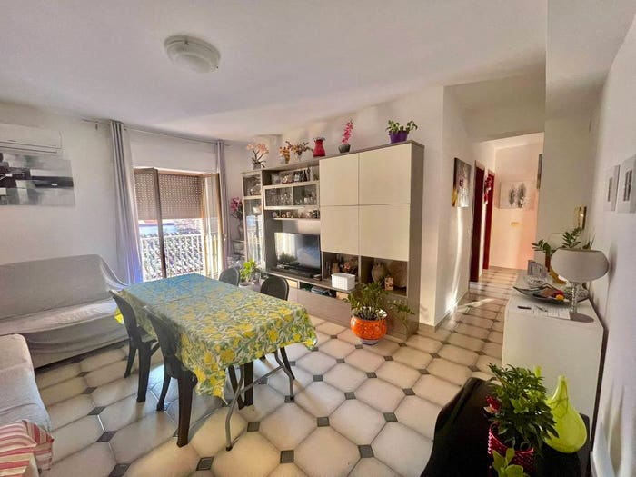 Appartamento trilocale in vendita in Via Plebiscito, Santo Stefano di Camastra