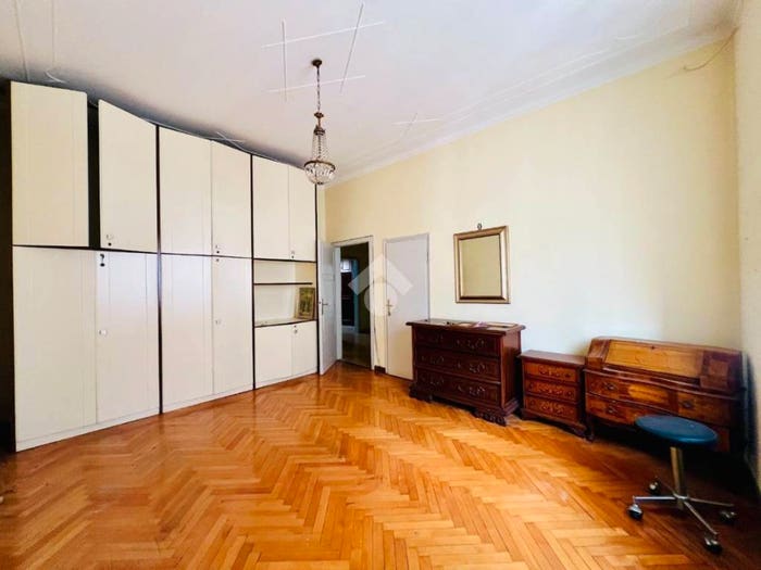 Appartamento con 6 locali in vendita in Via Fabio Filzi, Centro, Mantova