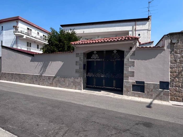 Casa con 6 locali in vendita in Via Santa Croce, Capodrise