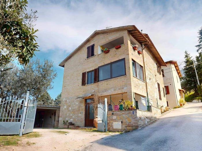 Appartamento trilocale in vendita in Via Fosso Rosceto, San Vitale Viole, Assisi