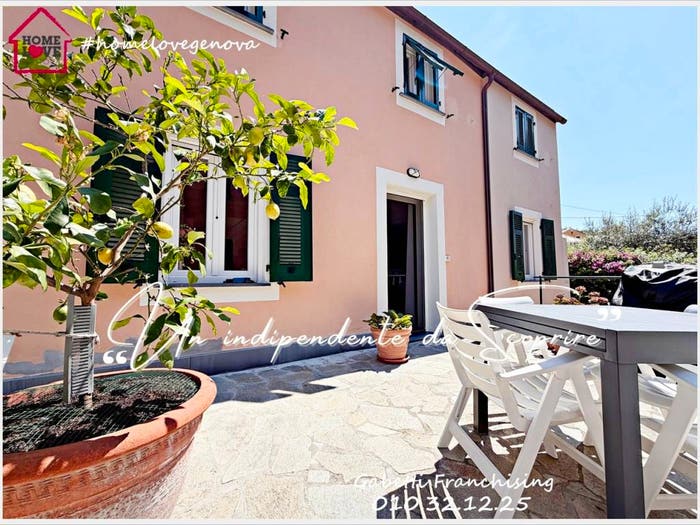 Casa con 6 locali in vendita in Via Inferiore Perasso, Quarto, Genova