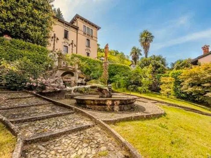 Casa con 6 locali in vendita in Via Farioli SNC, Porto Ceresio