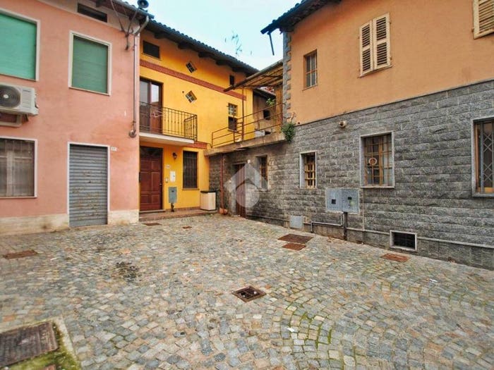 Casa quadrilocale in vendita in Via Cavour, Centro, Livorno Ferraris