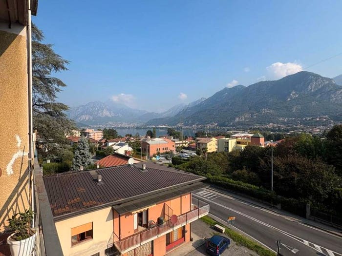 Appartamento quadrilocale in vendita in Via Gambate, Olginate