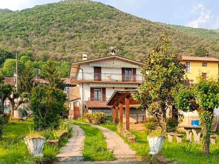Casa con 6 locali in vendita in Via Piave, Bovezzo