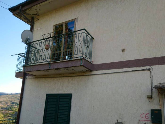Casa con 6 locali in vendita in Contrada Cretaccio, Laurenzana