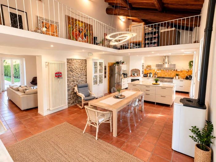Casa con 6 locali in vendita in Centro, Montale
