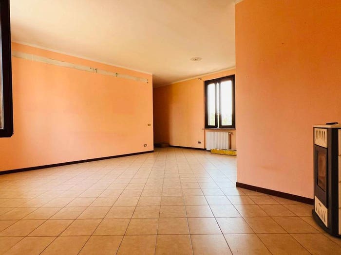 Appartamento trilocale in vendita in Via Settembre, Centro, Brembio