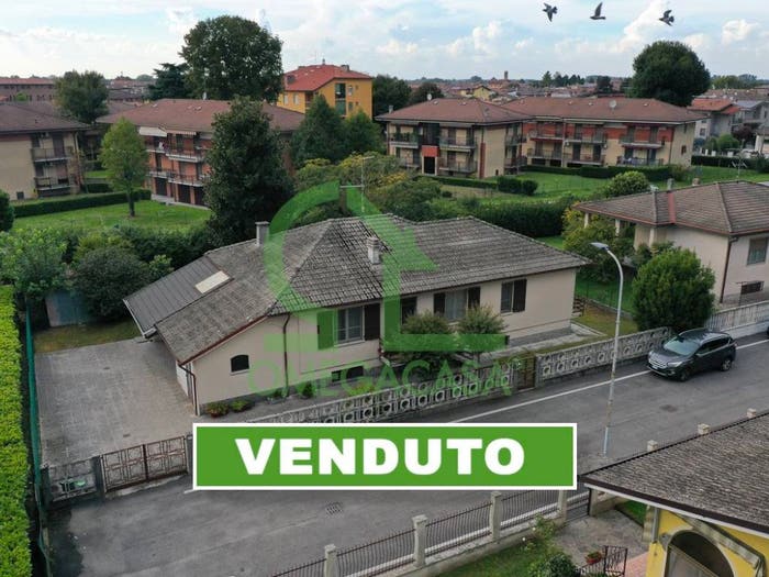Casa trilocale in vendita in Via Ada Negri, Centro, Castiglione d'Adda