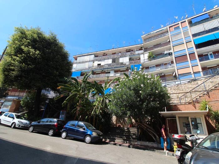 Appartamento trilocale in vendita in Via Ponti Rossi, Ponti Rossi, Napoli