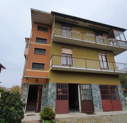Appartamento con 6 locali in vendita in Località Piani, Centro, Stazzano