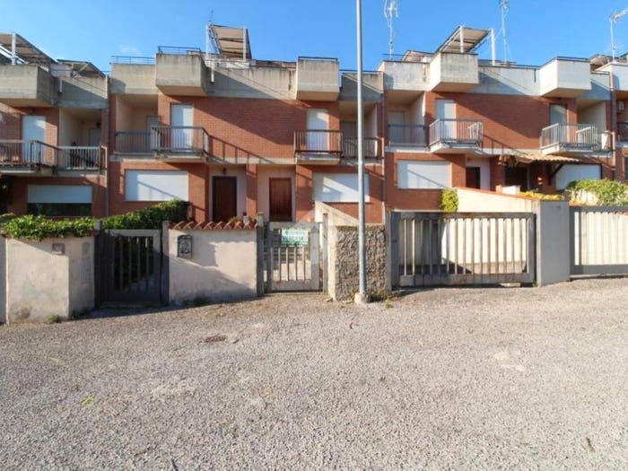 Casa quadrilocale in vendita in FONTE CALAMARO, Nerola