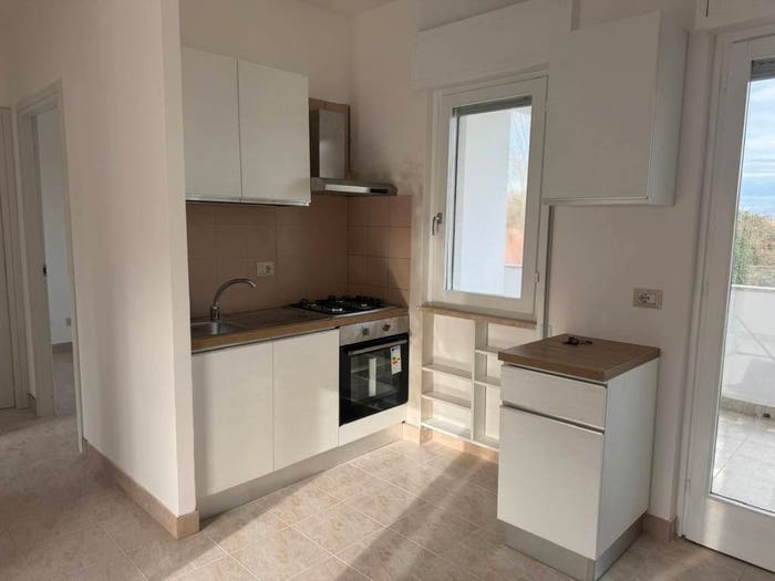 Appartamento trilocale in affitto in Via Fiastra, Tor San Lorenzo Nuova California, Ardea