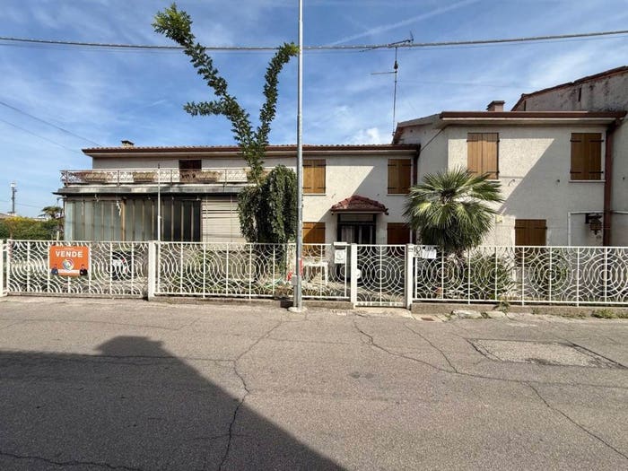 Casa quadrilocale in vendita in Via Spin, Centro, Solesino