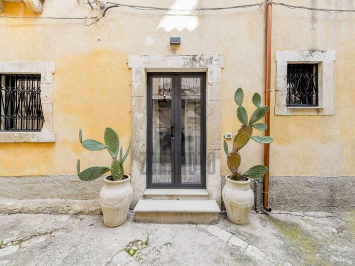 Casa quadrilocale in vendita in Ronco Astronomo Scala, Centro, Noto