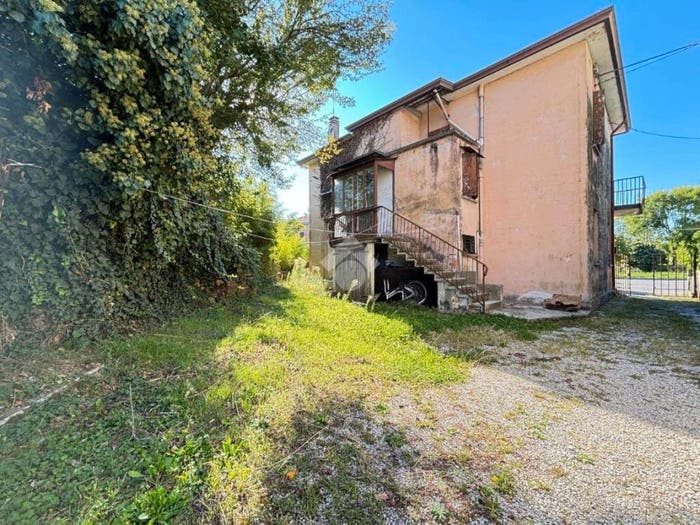 Casa quadrilocale in vendita in Strada Zermanese, San Lazzaro Ghirada, Treviso