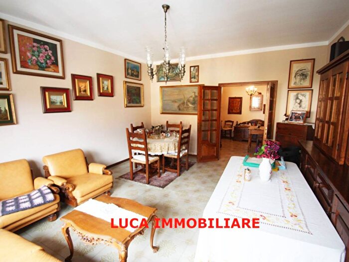 Appartamento con 6 locali in vendita in Via Giuseppe Verdi, Centro, Monsummano Terme