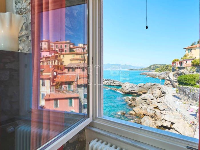 Appartamento trilocale in vendita in Via San Giorgio, La Serra Tellaro, Lerici