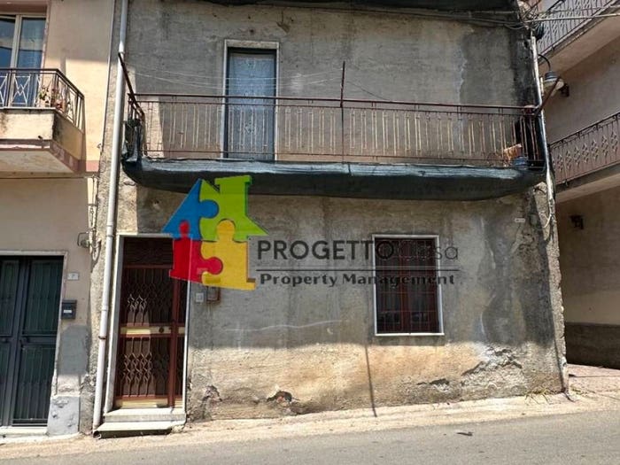 Casa con 6 locali in vendita in Via Salita Cavallaro, Gaggi