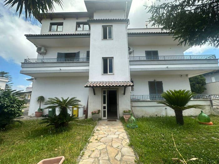 Casa trilocale in vendita in Via Vicinale Amodio, Licola Paese, Giugliano in Campania