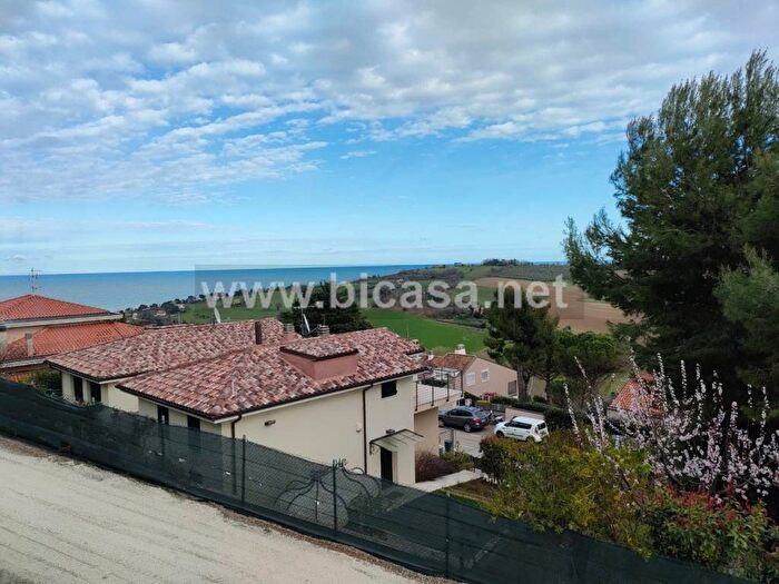Casa con 6 locali in vendita in VIA DELLE QUERCE, Trebbiantico, Pesaro
