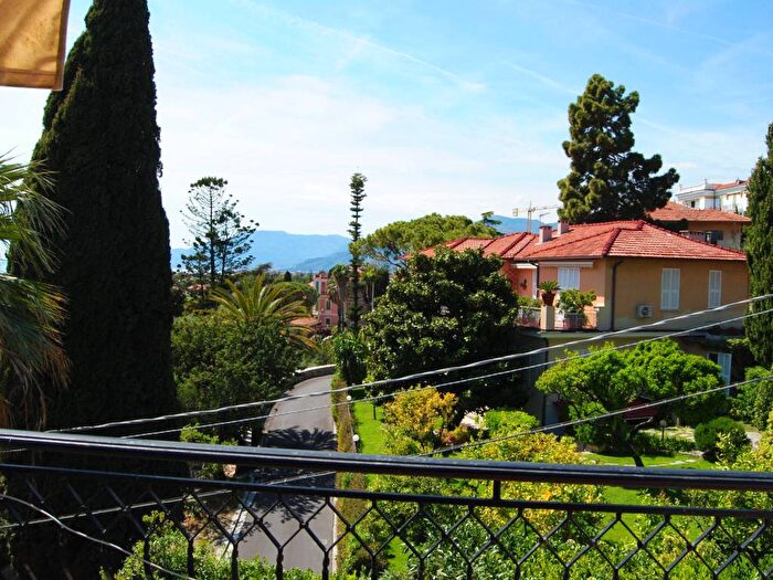 Casa trilocale in vendita in Via Romana, Centro, Bordighera