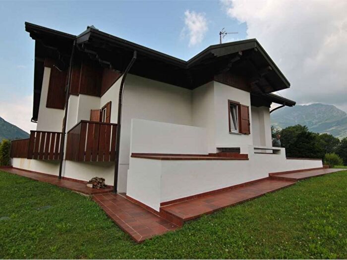 Casa con 6 locali in vendita in Via Provinciale per Barzio, Centro, Barzio