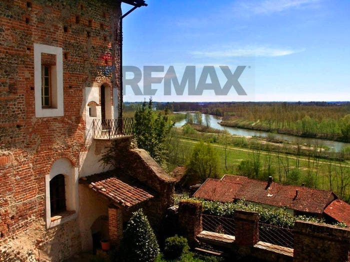 Casa con 6 locali in vendita in VIA XXV Aprile, Castelletto Cervo