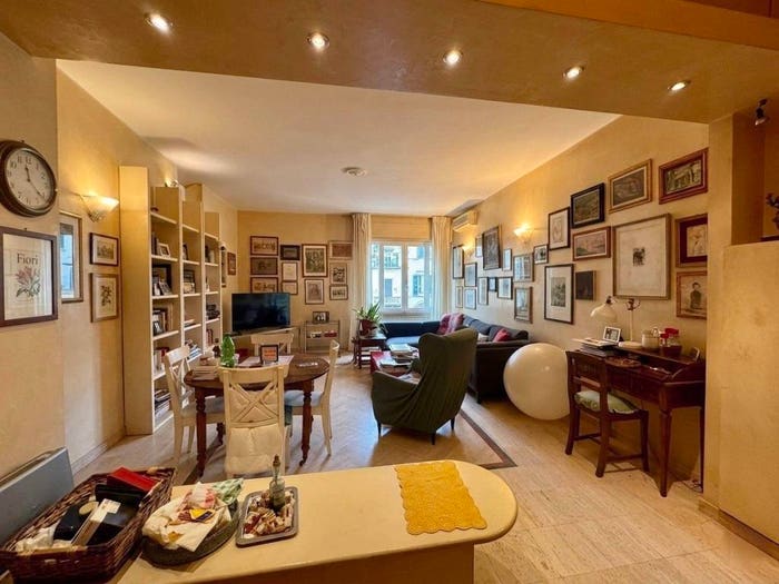 Appartamento quadrilocale in vendita in Via Fra' Giovanni Angelico, Beccaria Colombo, Firenze