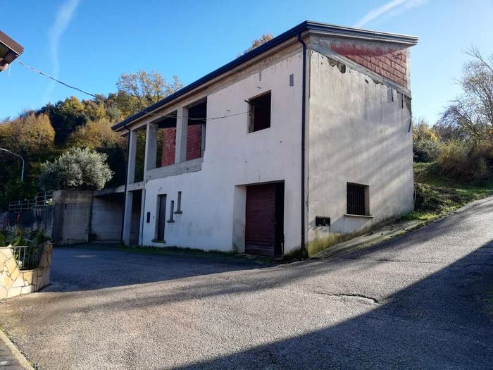 Casa con 5 locali in vendita in Via Buonomini, Castel di Sasso