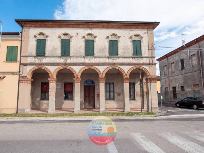 Casa con 6 locali in vendita in Via Novembre, Centro, Codigoro