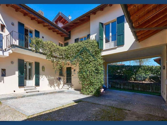 Casa con 5 locali in vendita in Via Patrioti, Inarzo
