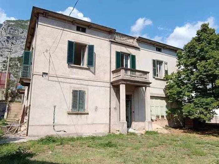 Casa con 6 locali in vendita in Via Nazionale, Fara San Martino