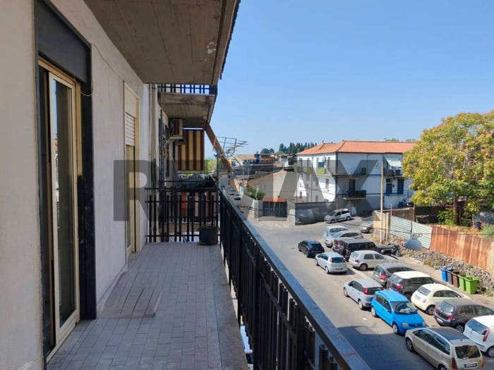 Appartamento con 5 locali in vendita in Via Giuseppe Poulet, Via delle Calcare, Catania