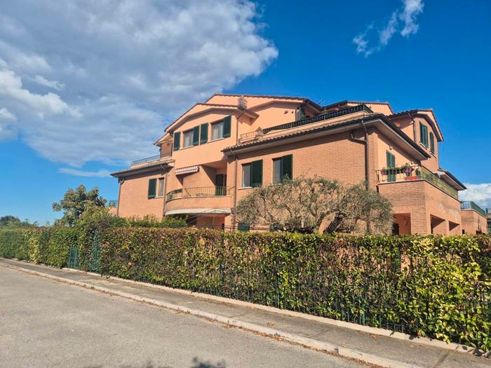 Casa trilocale in vendita in Strada Esterna Vicinale Moronaro, Deruta