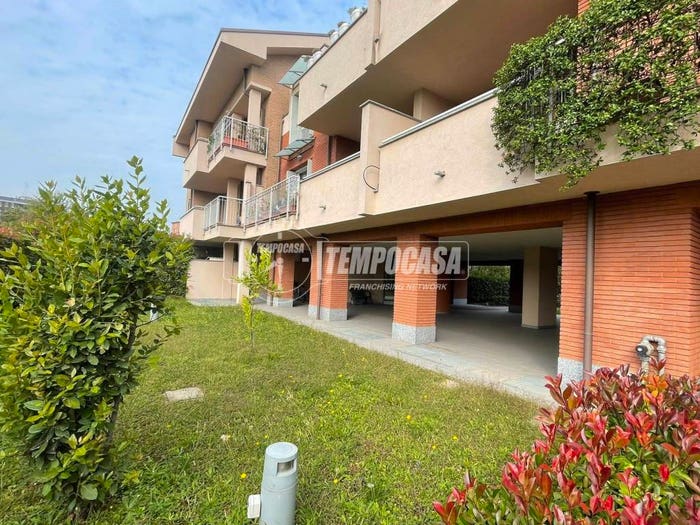 Appartamento trilocale in vendita in Via Camposanto, Semicentro, Paderno Dugnano