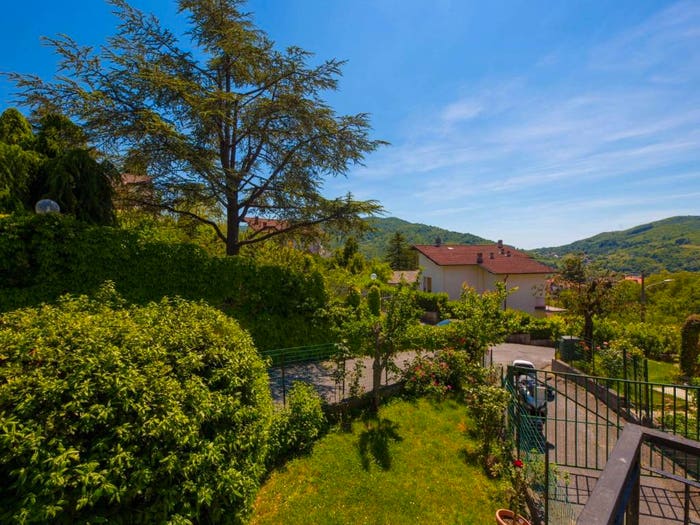 Appartamento trilocale in vendita in Via Vaccarezza, Centro, Casella