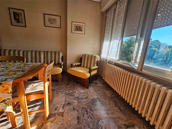 Appartamento con 6 locali in vendita in Centro, Urbino
