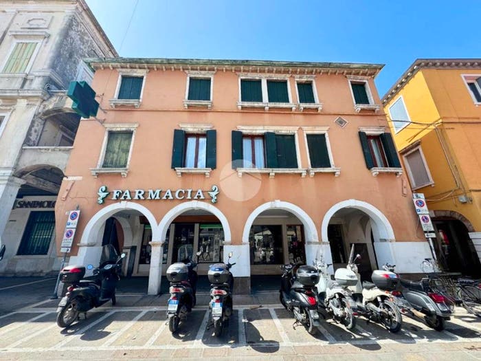 Appartamento con 6 locali in vendita in Calle Airoldi, Centro Storico, Chioggia