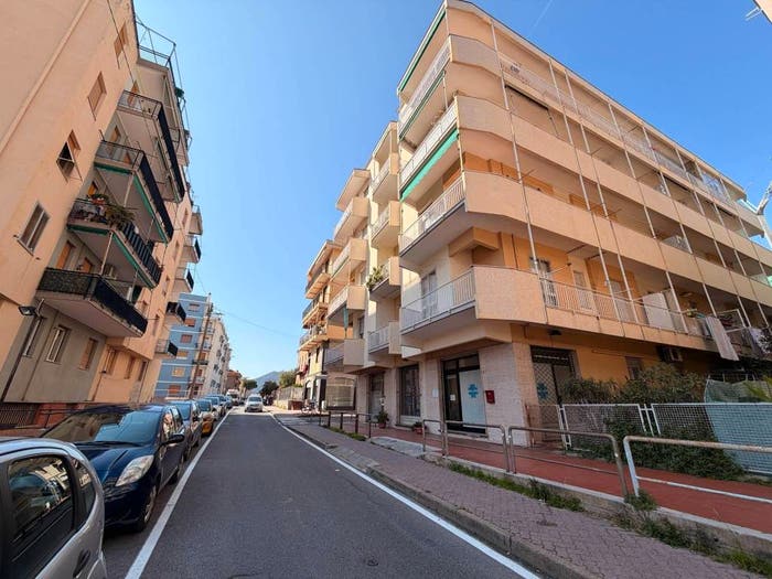 Appartamento bilocale in vendita in Via Antonio Fogazzaro, Centro, Loano