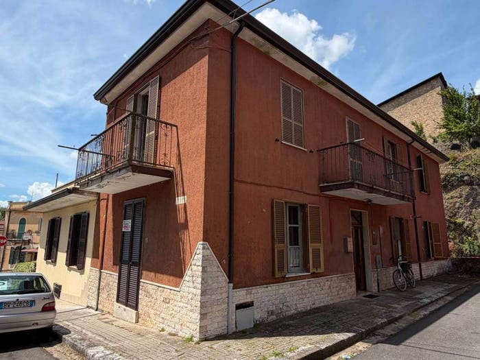 Casa con 6 locali in vendita in Via San Rocco, Castelliri