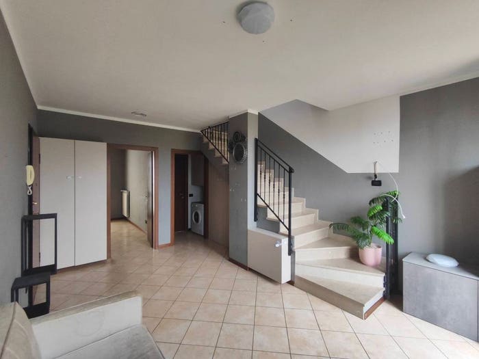 Appartamento trilocale in vendita in Via Prato Voglia, Villongo