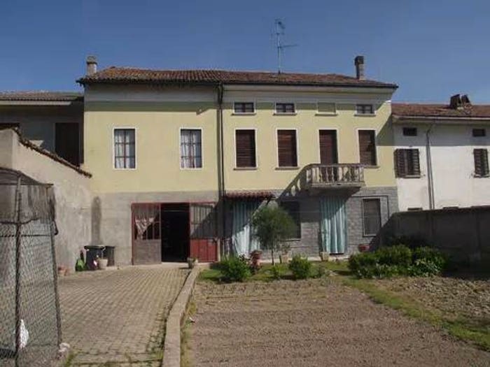 Casa con 6 locali in vendita in Via Camillo Benso Conte Di Cavour, Alluvioni Cambiò, Alluvioni Piovera