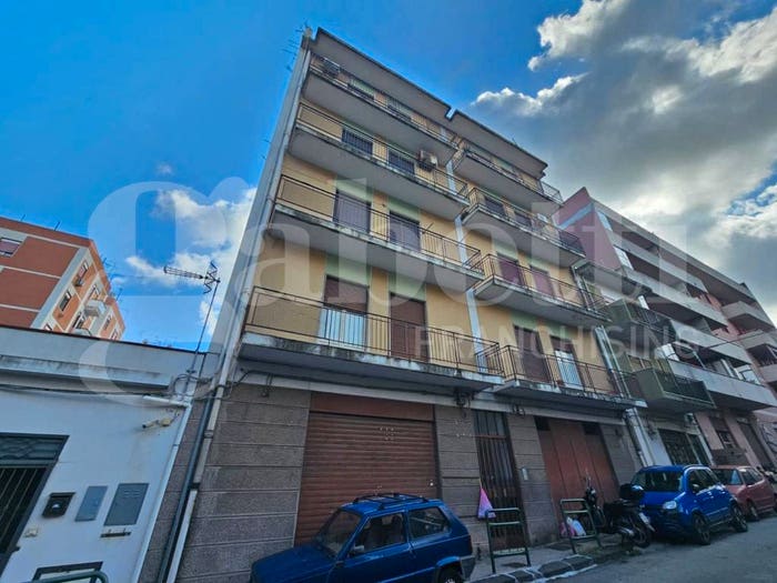 Appartamento trilocale in vendita in Via Palermo, Giostra, Messina
