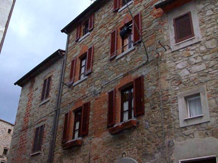 Casa con 6 locali in vendita in Piazza Guglielmo Marconi, Centro, Tuoro sul Trasimeno