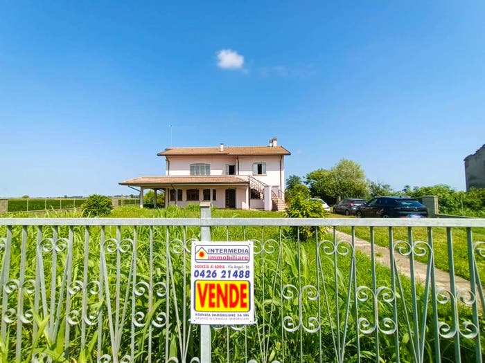 Casa con 6 locali in vendita in Località Chiavica del Bosco, Adria