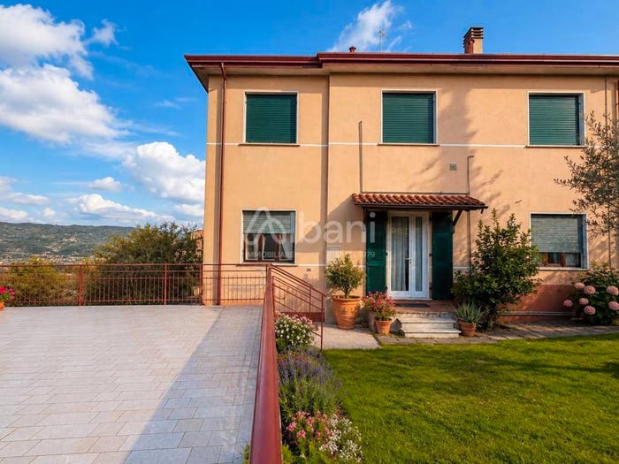 Casa con 6 locali in vendita in Centro, Arcola