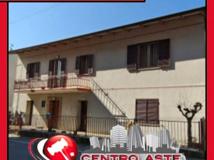 Casa con 6 locali in vendita in Via della Repubblica e Gualdo Cattaneo PG Italia, Centro, Gualdo Cattaneo