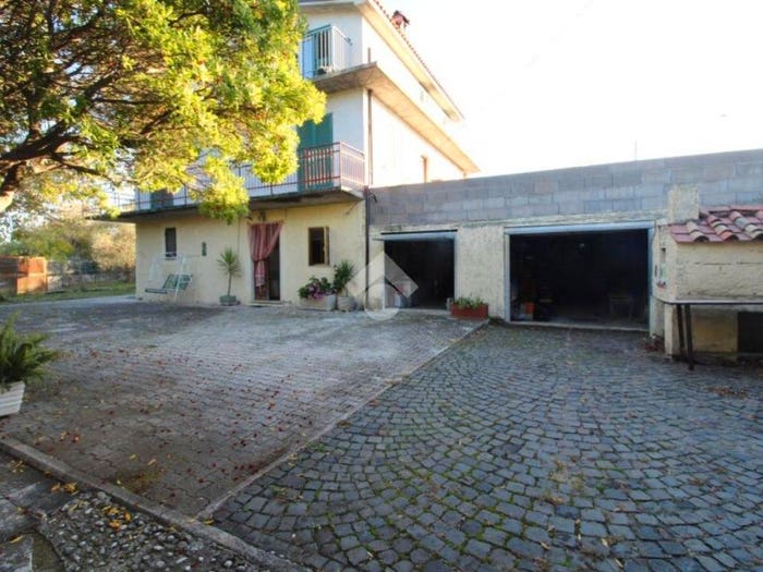Casa con 6 locali in vendita in Via di San Clemente, Collelungo, Casaprota