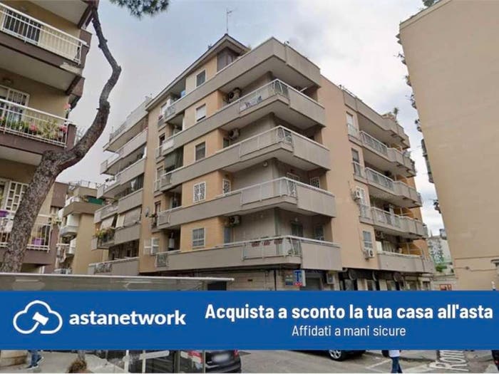 Appartamento quadrilocale in vendita in Via Nicola Romeo, Fuorigrotta, Napoli